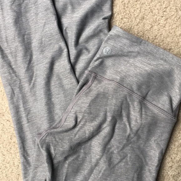 Lululemon Heather Gray Wunder Under CROP - Picture 1 of 6
